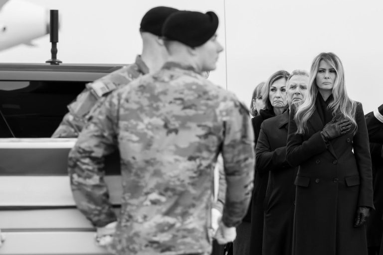 President_Trump_Honors_Six_Men_Killed_During_Operation_Epic_Fury_(HC6DDDja0AAuumj)